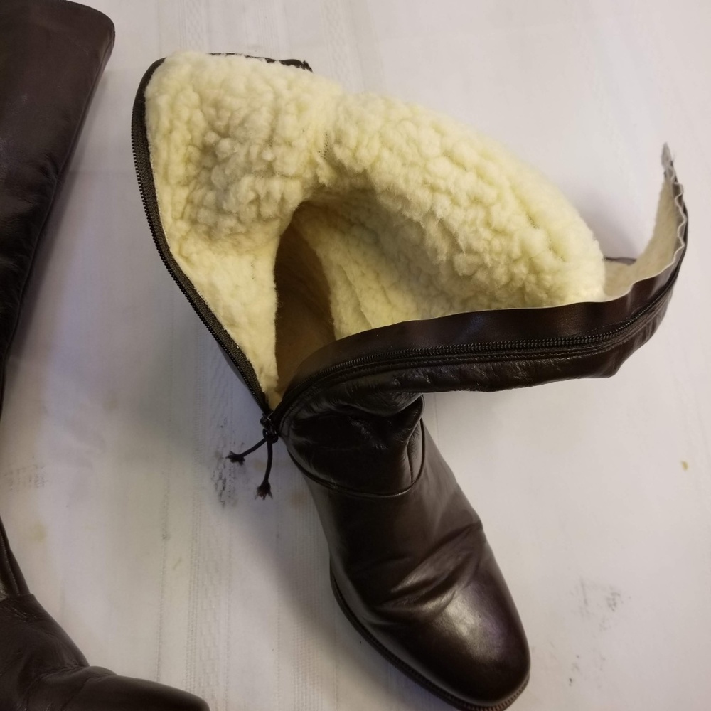 EUC California Cobblers "Sheepskin Lined" Boots 9M
